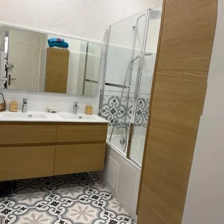 Appartement 70m2- Centre De *